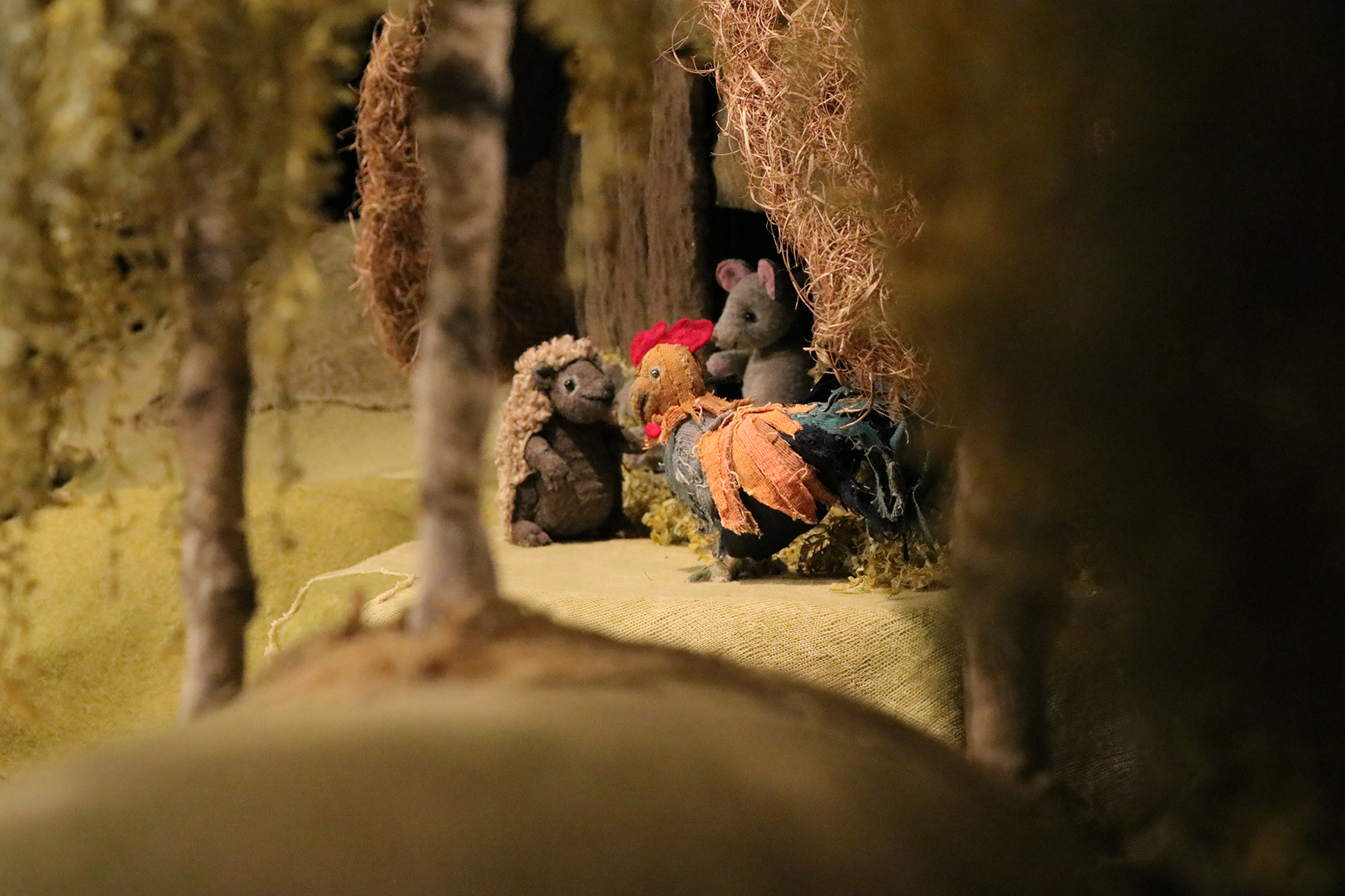 Handpuppen als Maus, Igel und Hahn