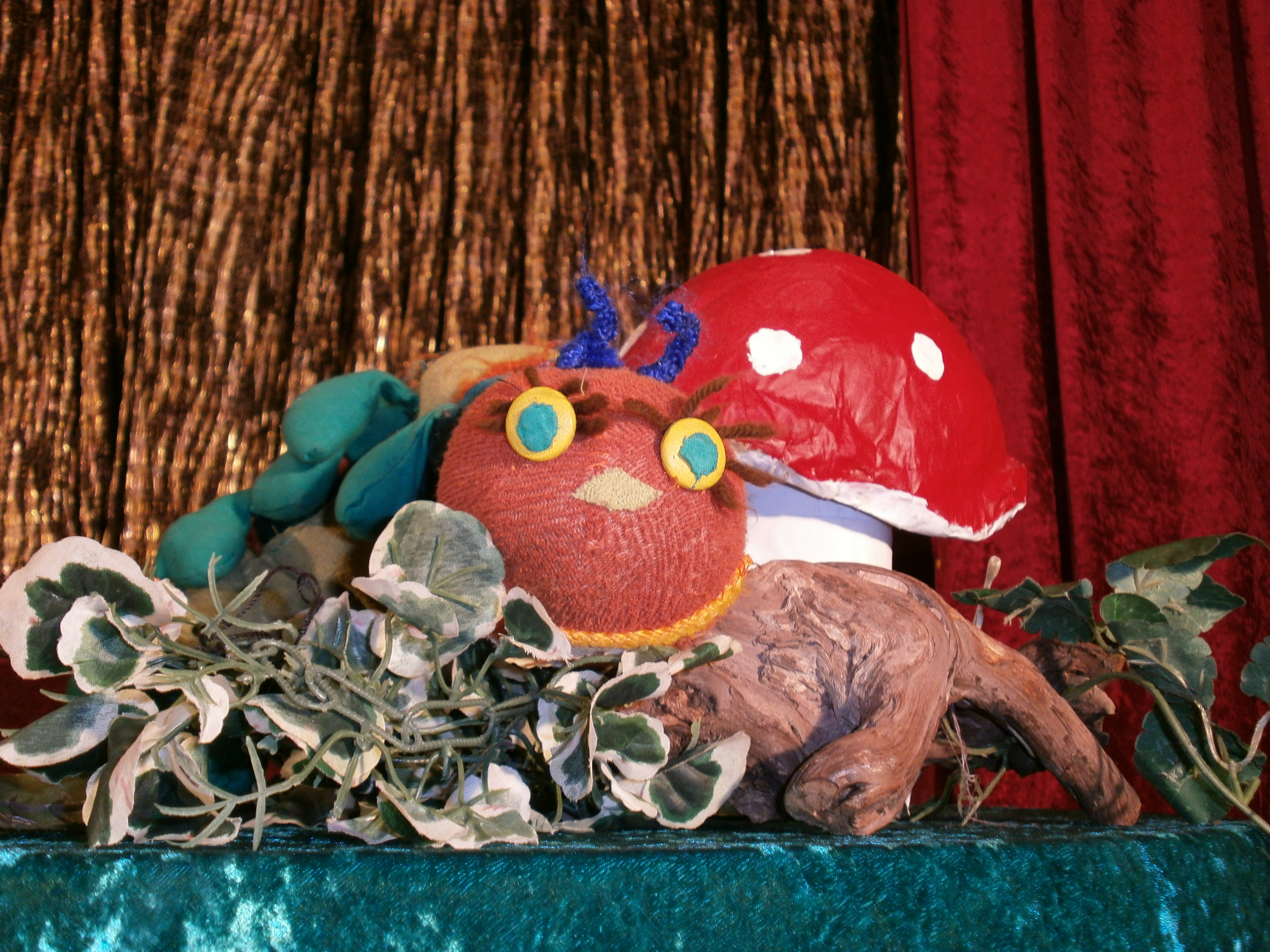 Die kleine Raupe Nimmersatt als Handpuppe